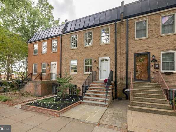 629 4th St SW, Washington, DC 20024