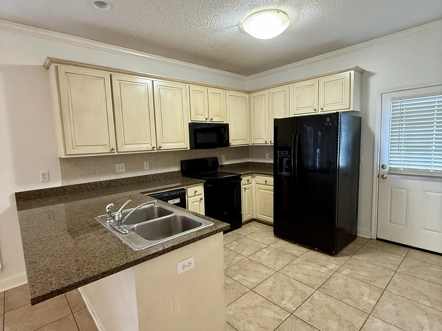 132 Laurelwood Court - 1 — Photo 4