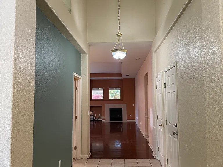 4309 Dalehurst Ln — Photo 2