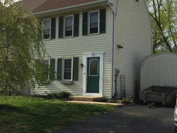 19 Pickford Dr, Lancaster, PA 17603