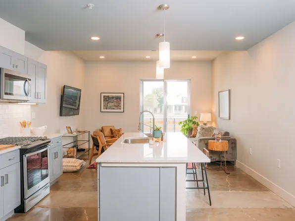 210 W Peden #113, San Antonio, TX 78204