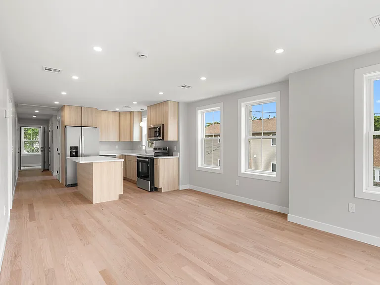 90 Berkshire St #3 — Photo 4
