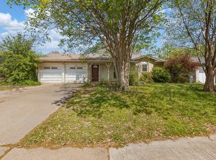 1013 Waverly Dr, Arlington, TX 76015