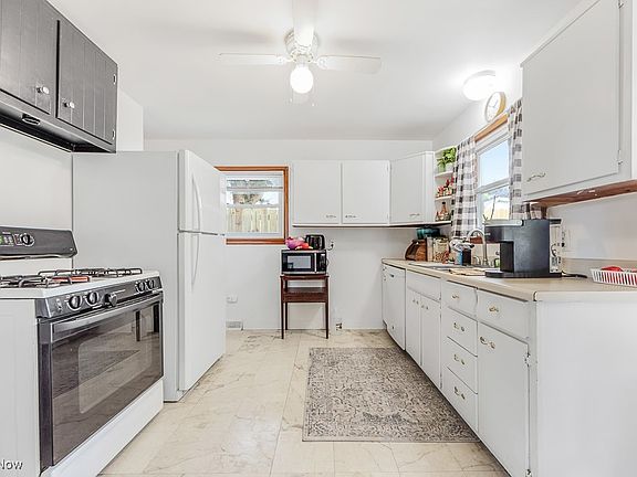 5th image of 339 E Woodsdale Ave