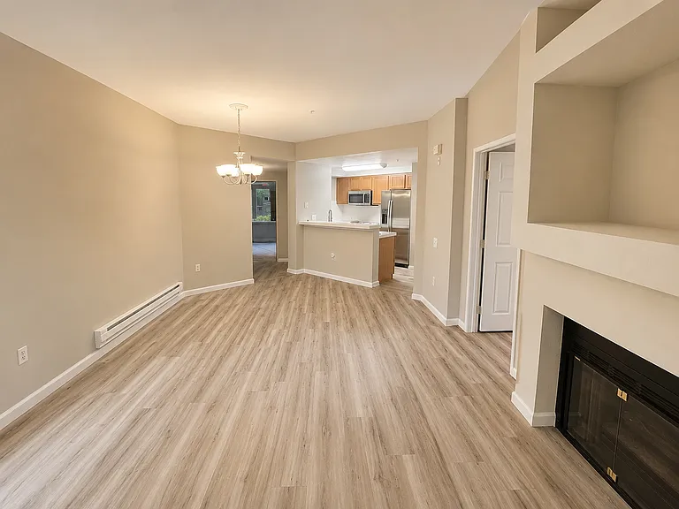 320 Caldecott Ln #108 — Photo 3