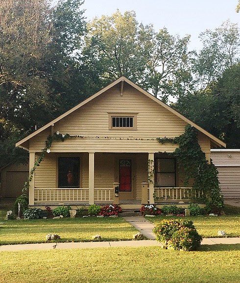 1st image of 315 E Columbia Ave