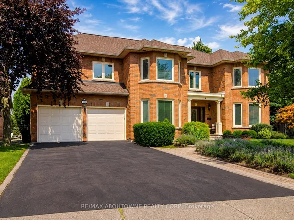1471 The Links Dr, Oakville, ON L6M 2P2