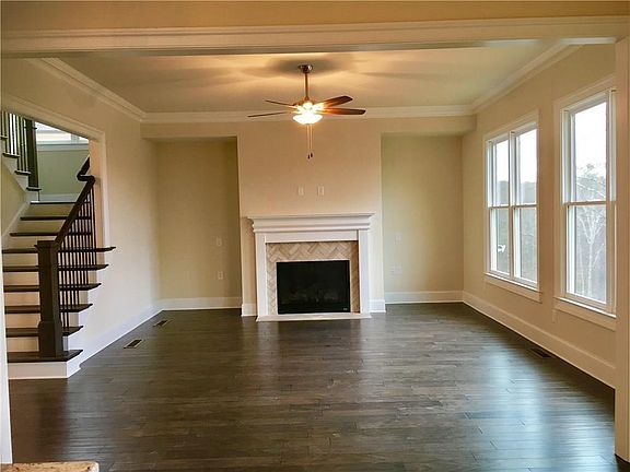 5th image of 2441 Ellard Ter SE