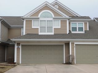 288 Woodstone Cir, Buffalo Grove, IL