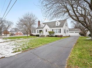 10 Glendale Rd, Stratford, CT 06614