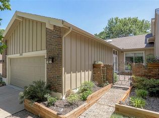2005 Condolea Dr, Leawood, KS 66209