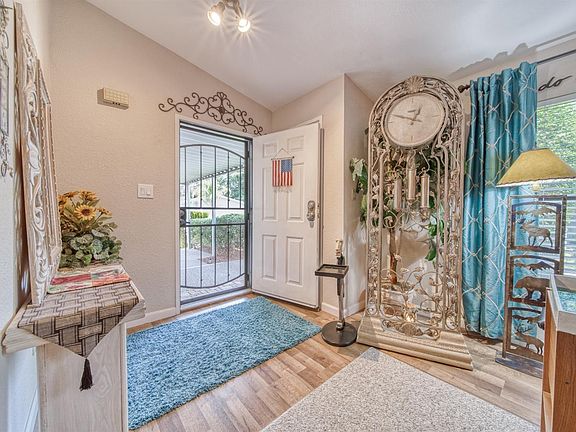 2nd image of 6916 Gold Oak Ln