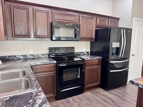 2nd image of 1541 Sierra Estate Trl