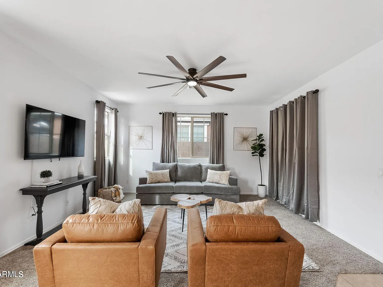 3 bed, 2.5 bath, 1675 sqft, $2,300 — Photo 3