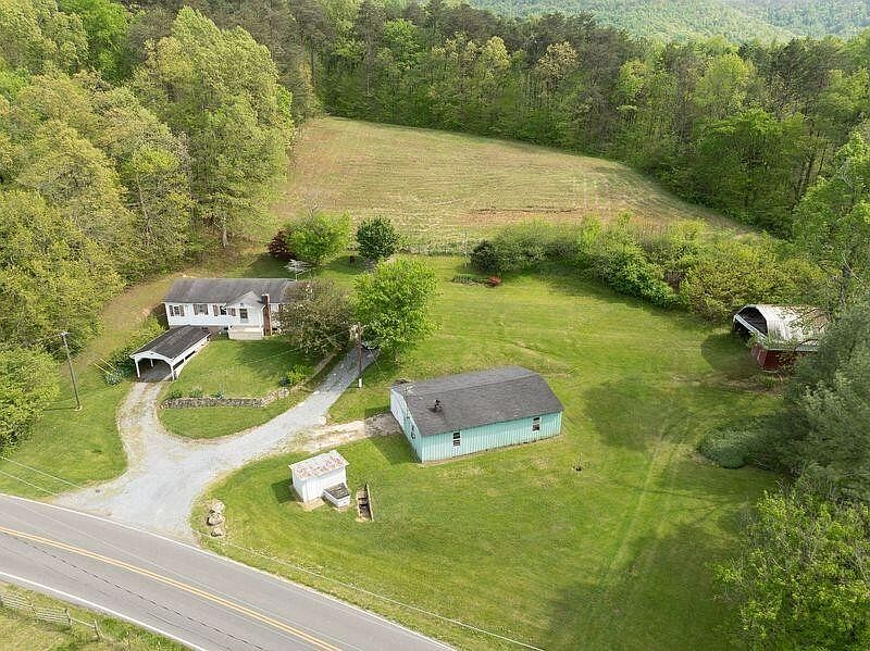 1st image of 307 Blowing Cave Rd