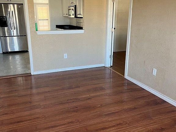 4th image of 1306 S Burleson Ave