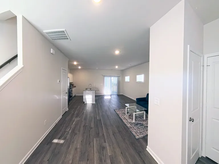 916 Drake Grove Ln — Photo 4
