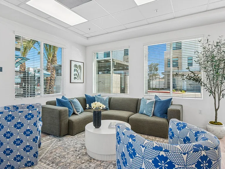 Altitude Apartments — Photo 4