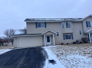 2084 Brittany Ct, Shakopee, MN 55379