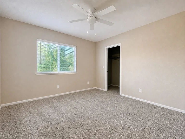 1105 Green Meadow Dr — Photo 6