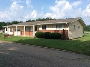 112 Candlelight Dr, Wellston, OH 45692
