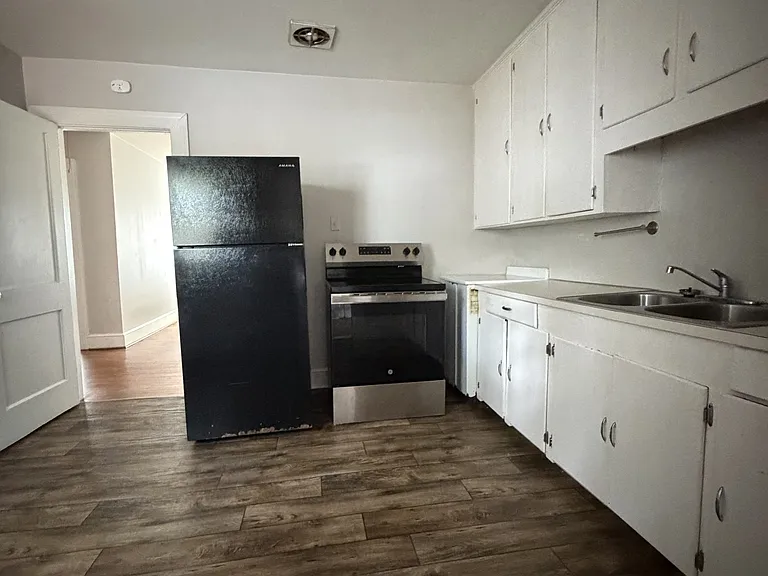 164B Nelson St — Photo 3