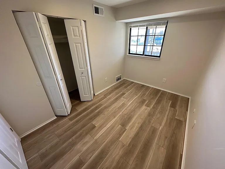 102 N Washington Ave — Photo 15