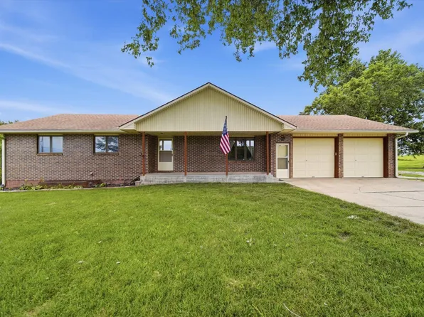 6824 NW Nickell Rd, Topeka, KS 66618