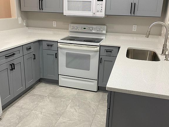 2nd image of 13438 Fairway Glen Dr APT 201