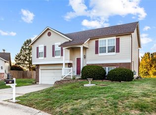 27 Tailor Ct, O'Fallon, MO 63368