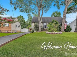 22 Westbury Rd, Iselin, NJ 08830