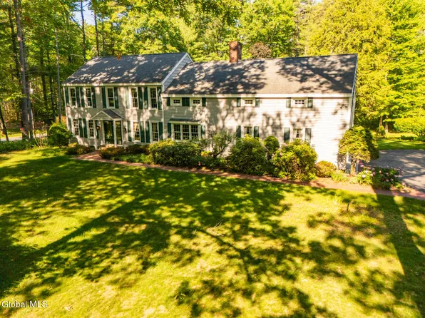 20 Lantern Hill Road, Queensbury, NY 12804