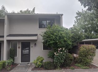 1309 Maple Leaf Ct APT 3A, Medford, OR