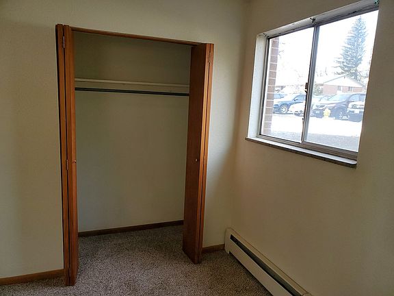 4th image of 926 James Ct APT 1