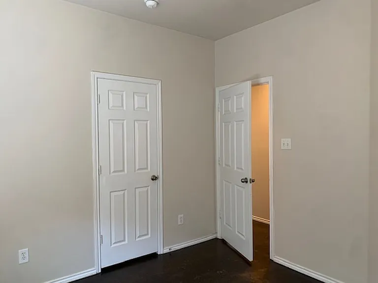 5731 Golf Hts #1 — Photo 11