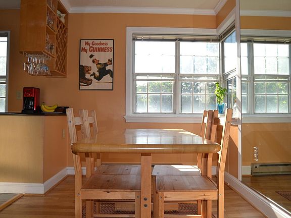 3rd image of 1818 W Abingdon Dr APT 201