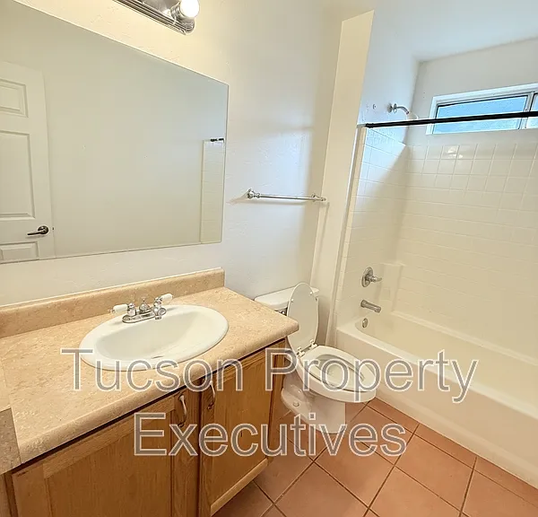 440 E 23rd St #1 — Photo 6