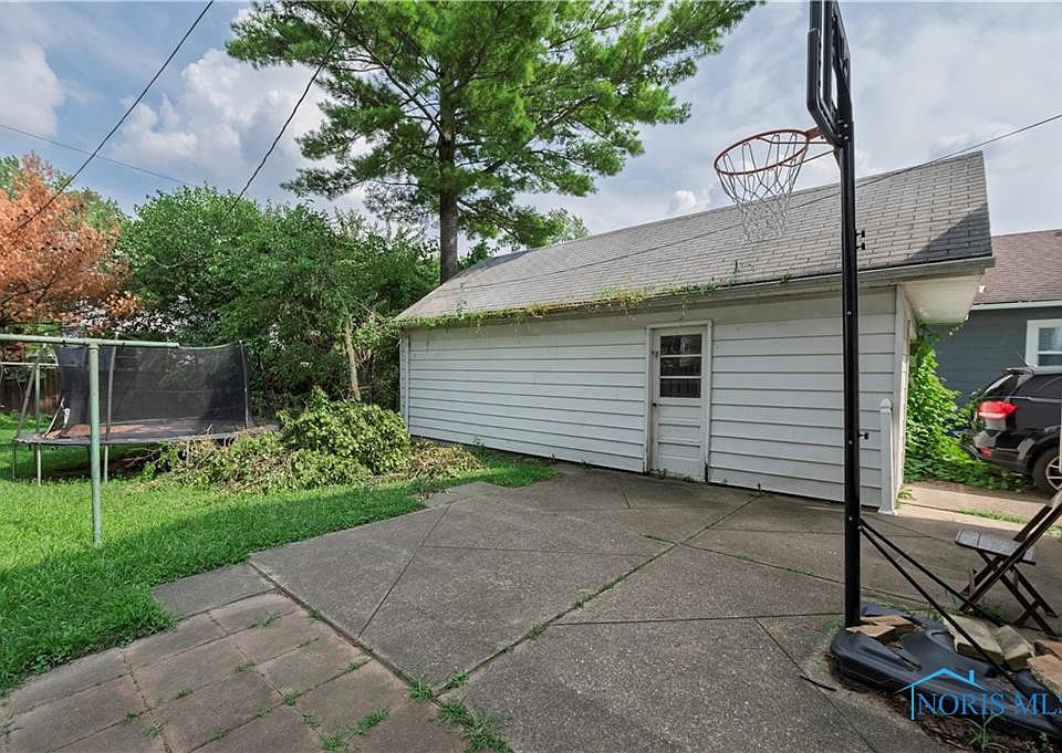 2nd image of 4140 Caroline Ave
