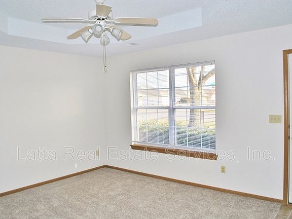 4th image of 218 Amanda Ln
