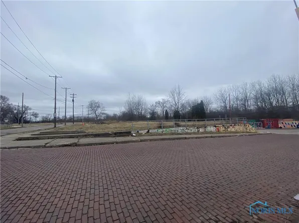 1373 E Broadway St, Toledo, OH 43605