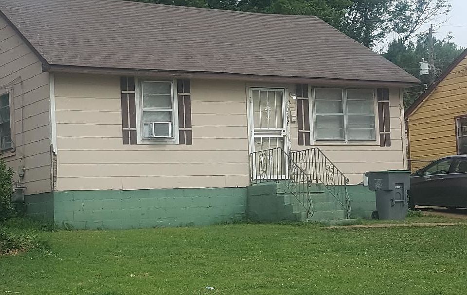 2nd image of 2053 Corry St