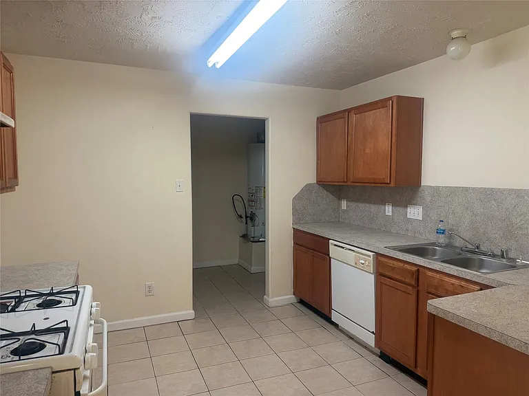 21219 Grand Linden Ct — Photo 5