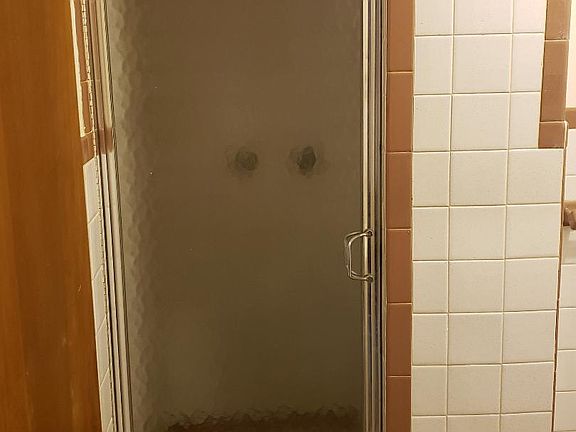 Full Bathroom 1st Floor-show