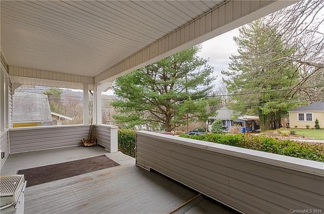 2nd image of 207 Edgewood Rd