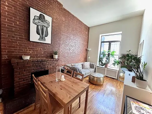 Rented by Oxford Property Group | media 8