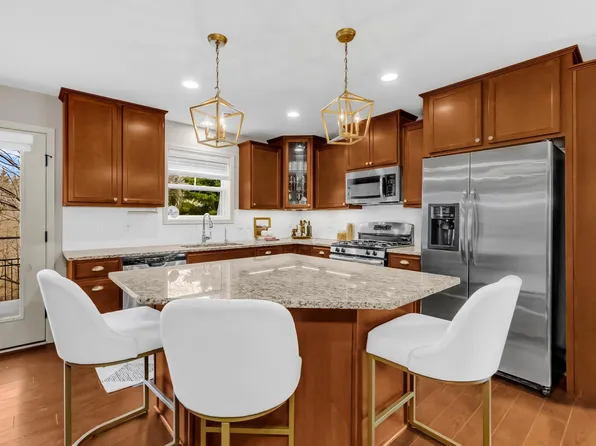 3976 Cedar Grove Ln, Eagan, MN 55122