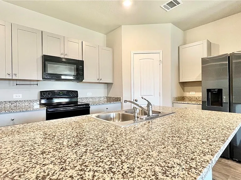 5913 Shanjia Dr — Photo 7