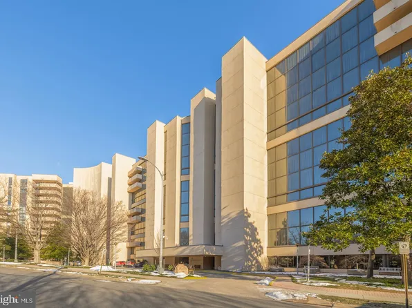 1101 S Arlington Ridge Rd APT 302, Arlington, VA 22202