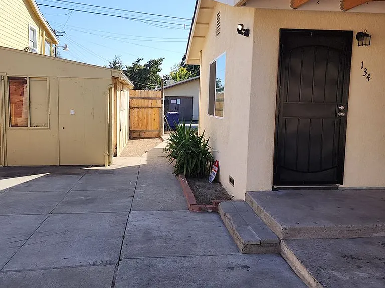 1344 Sunrise Ave — Photo 21