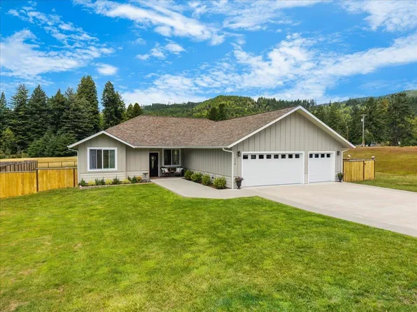 116 Club Dr, Crescent City, CA 95531